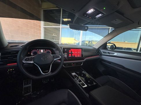 Used 2024 Volkswagen Atlas Peak Edition SEL image 16