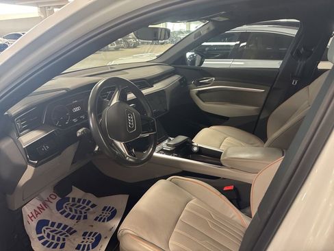 Used 2024 Audi Q8 e-tron Prestige w/ Prestige Package AWD/4WD image 8