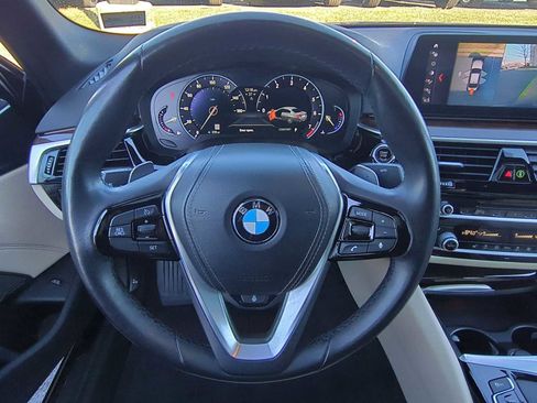 Used 2017 BMW 530i xDrive image 24