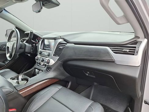Used 2017 GMC Yukon XL SLT w/ Open Road Package image 14