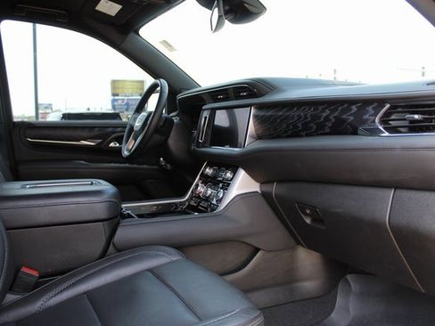 Used 2023 GMC Yukon Denali AWD/4WD image 17