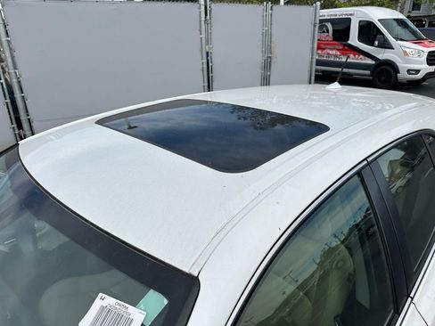 Used 2013 Lexus CT 200h w/ Premium Pkg w/Navigation image 8