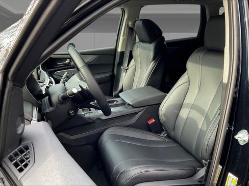 New 2025 Acura MDX SH-AWD image 9
