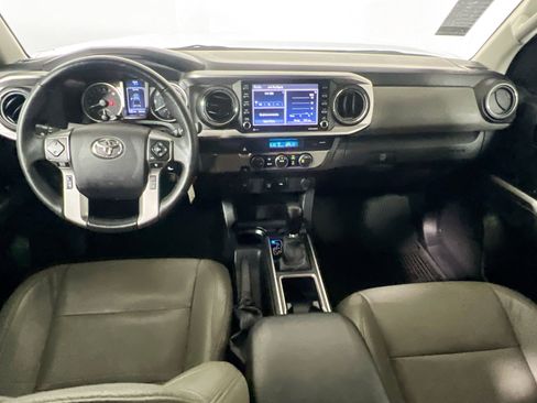 Used 2022 Toyota Tacoma SR5 w/ Technology Package image 29