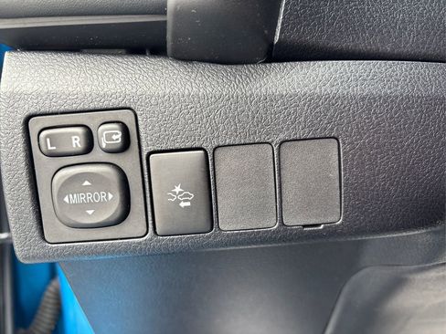 Used 2017 Toyota Corolla iM image 31