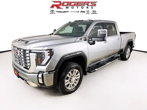Used 2026 GMC Sierra 2500 Denali w/ Denali Reserve Package AWD/4WD image 3