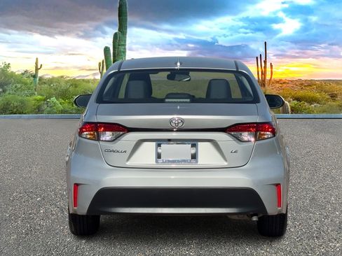 Used 2025 Toyota Corolla LE image 5