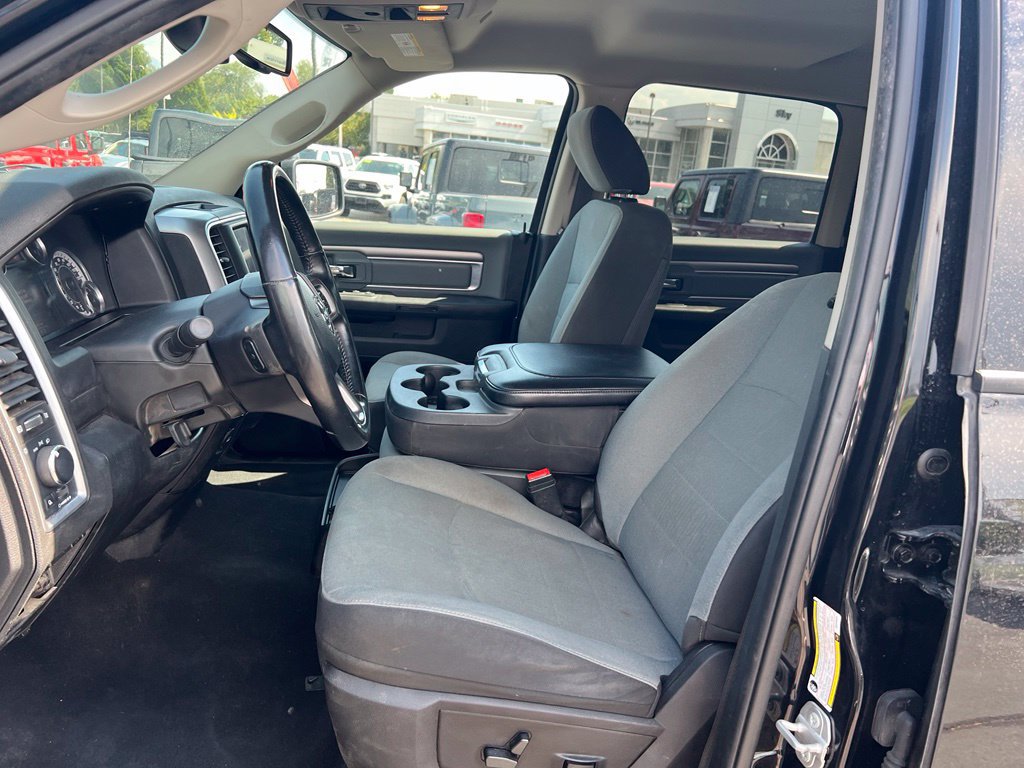 Used 2022 RAM 1500 Classic SLT w/ Electronics Convenience Group AWD/4WD image 25