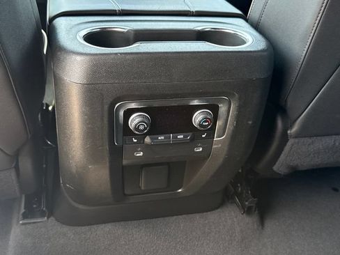 Used 2023 Chevrolet Suburban Premier RWD image 27
