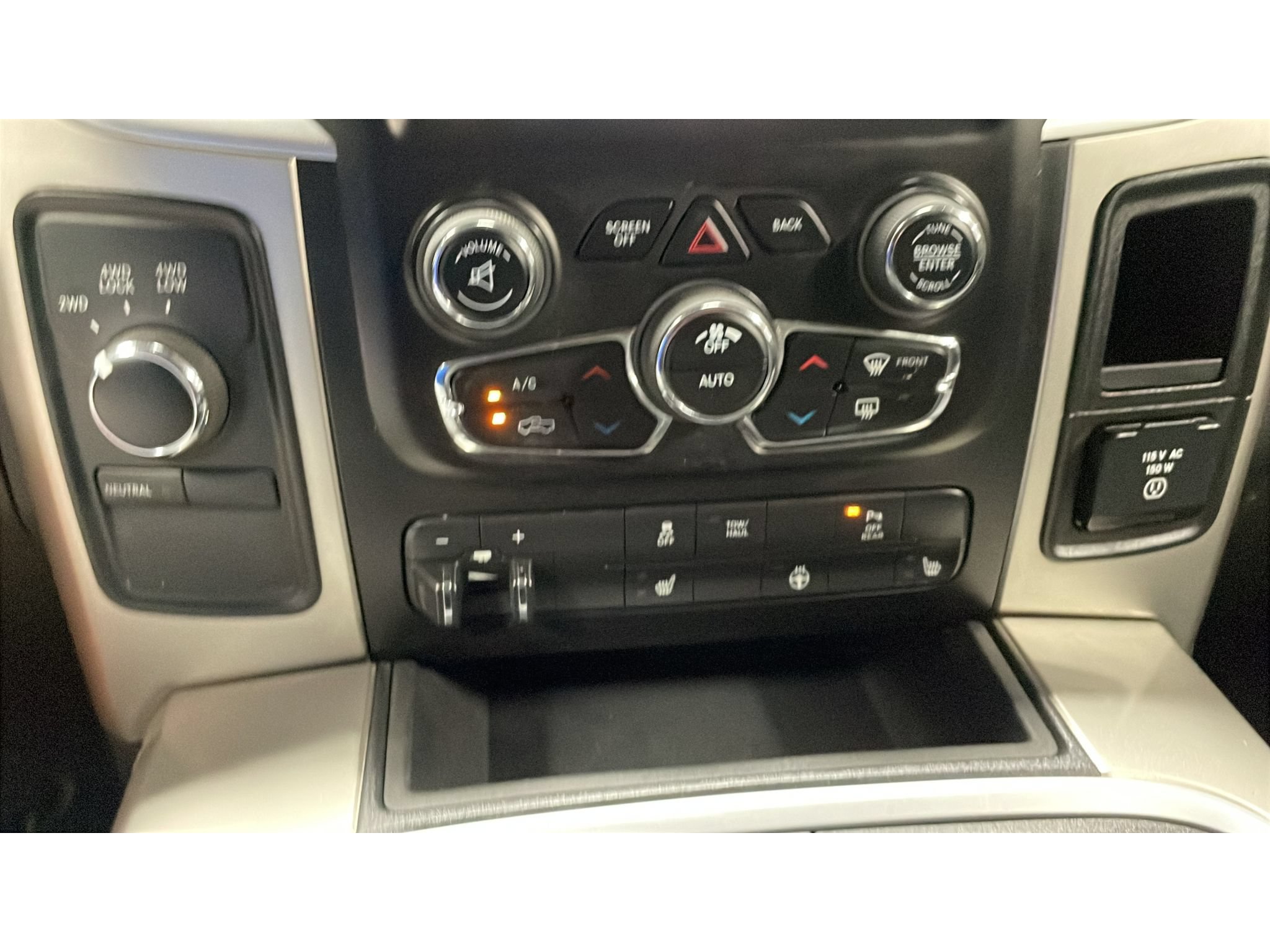 Used 2016 RAM 3500 Big Horn AWD/4WD image 14