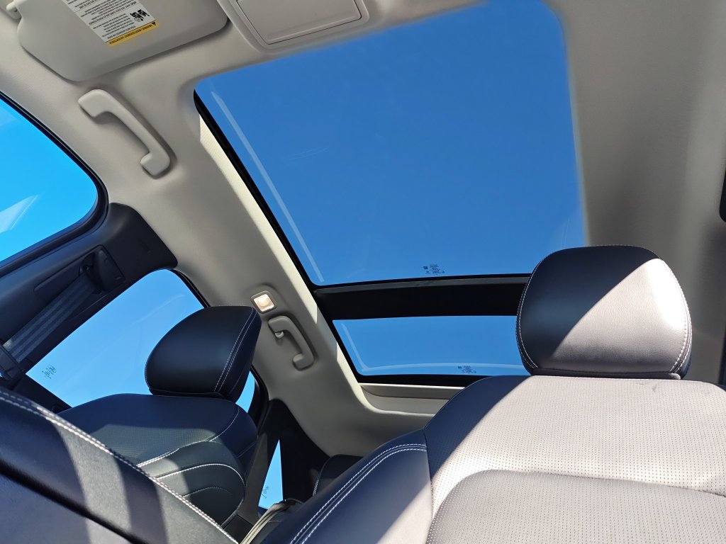 Used 2023 Ford Escape Platinum AWD/4WD image 24