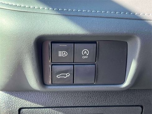 Certified 2024 Toyota Highlander XLE image 27