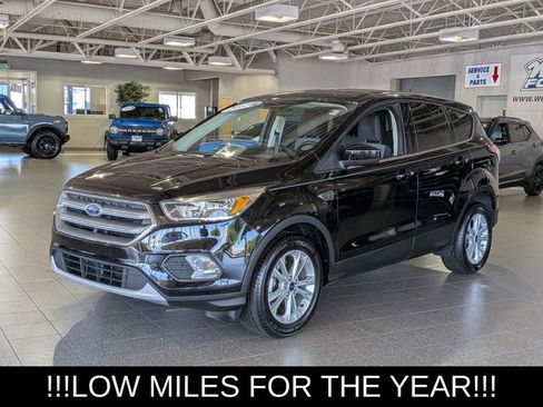 Used 2017 Ford Escape SE FWD image 4