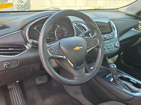 Used 2018 Chevrolet Malibu LT image 15