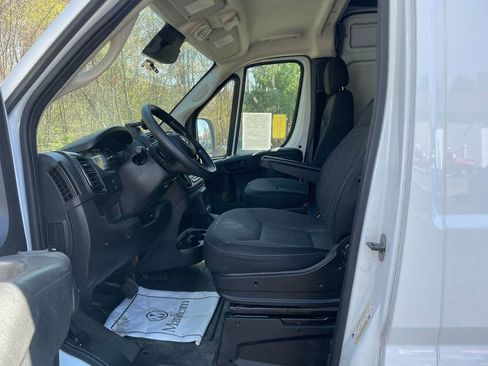 Used 2023 RAM ProMaster 2500 FWD image 12