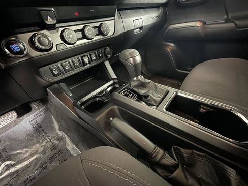 Used 2019 Toyota Tacoma TRD Sport w/ Technology Package image 22