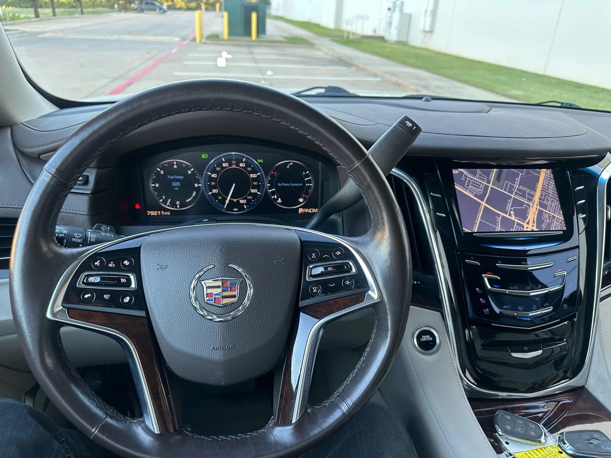 Used 2015 Cadillac Escalade Luxury AWD/4WD image 37