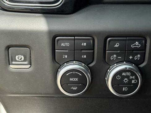 Used 2024 GMC Sierra 1500 AT4 w/ AT4 Premium Package AWD/4WD image 24