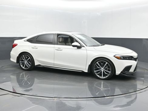 Certified 2022 Honda Civic Touring image 2