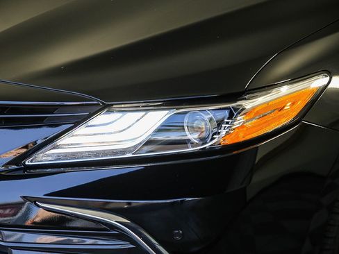 Used 2024 Toyota Camry XLE image 4