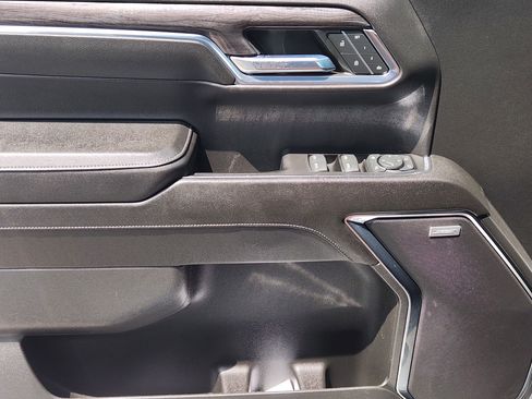 Used 2023 Chevrolet Silverado 1500 LTZ w/ LTZ Convenience Package II AWD/4WD image 23