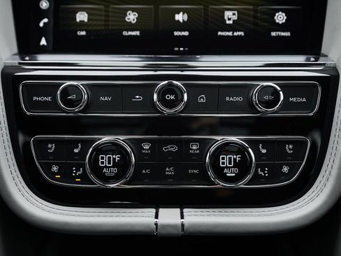 Used 2023 Bentley Bentayga Extended Wheelbase image 70