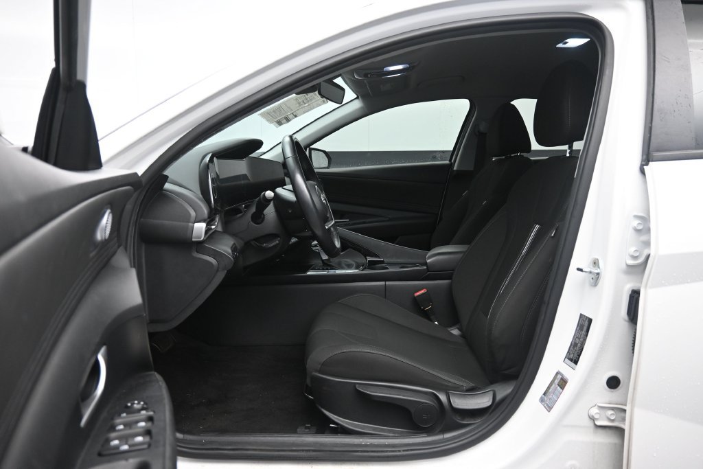 Used 2023 Hyundai Elantra SEL w/ Convenience Package FWD image 23