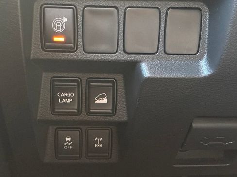 Used 2024 Nissan Frontier PRO-4X w/ Technology Package AWD/4WD image 28