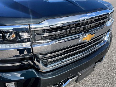 Used 2017 Chevrolet Silverado 1500 High Country image 31
