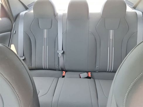 New 2025 Hyundai Elantra SEL image 28