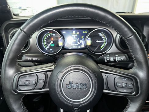 Used 2023 Jeep Wrangler Unlimited w/ Cold Weather Group AWD/4WD image 7