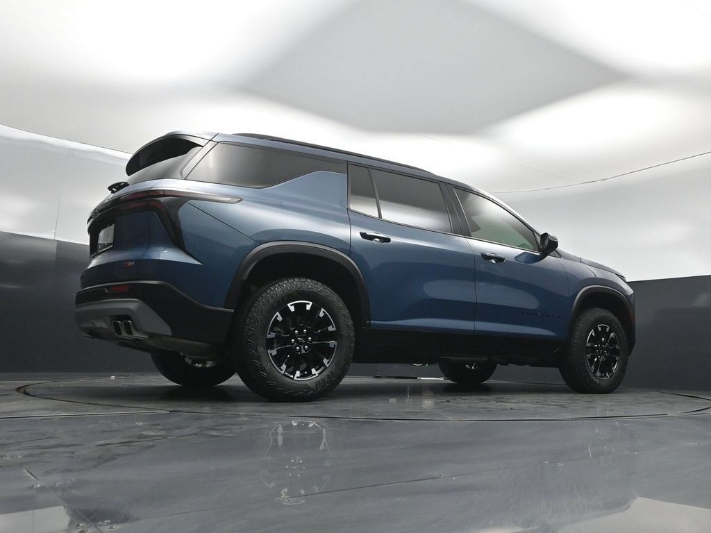 Used 2025 Chevrolet Traverse Z71 w/ Driver Confidence Package AWD/4WD image 41