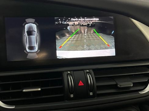 Used 2022 Alfa Romeo Giulia Veloce image 21