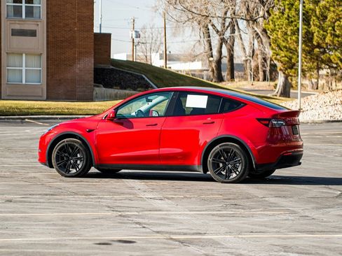 Used 2023 Tesla Model Y Long Range image 7