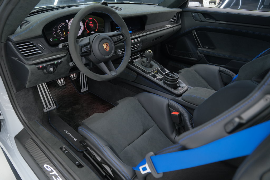 Used 2026 Porsche 911 GT3 RWD image 37