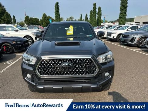 Used 2018 Toyota Tacoma TRD Sport w/ Four Season Floor Mat Package AWD/4WD image 2