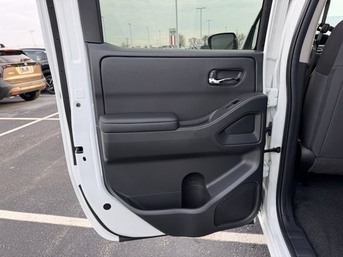New 2026 Nissan Frontier SV w/ All-Weather Content Package AWD/4WD image 15
