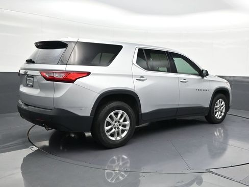 Used 2020 Chevrolet Traverse LS image 5