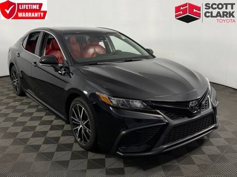 Used 2023 Toyota Camry SE FWD image 1