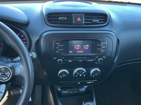 Used 2015 Kia Soul + FWD image 22
