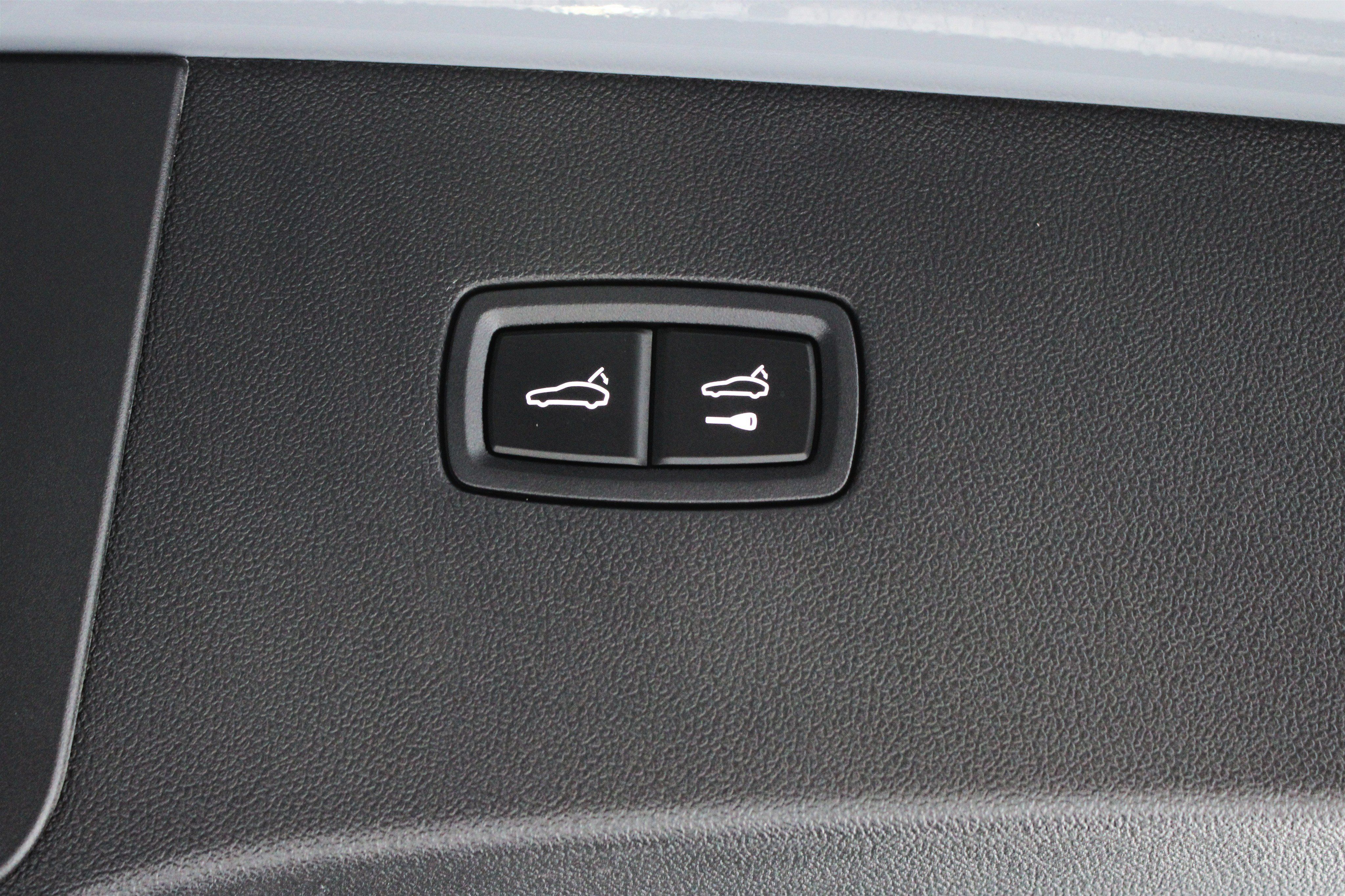 Used 2025 Porsche Cayenne Turbo AWD/4WD image 28