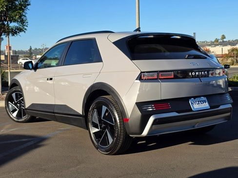 Used 2025 Hyundai Ioniq 5 SEL image 7