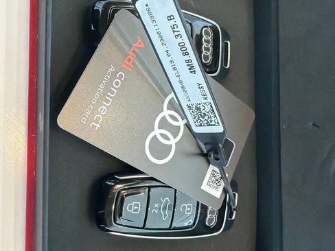 Used 2023 Audi Q8 Prestige AWD/4WD image 10