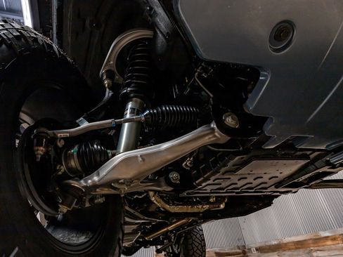 Used 2025 Ford Bronco Outer Banks image 13