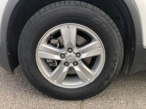 Used 2019 Chevrolet Trax LS image 16