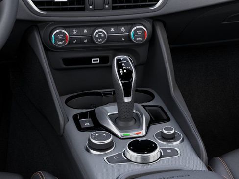 Used 2025 Alfa Romeo Giulia w/ Driving Assist Package RWD image 25