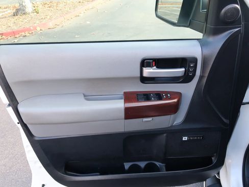 Used 2013 Toyota Sequoia Platinum image 13