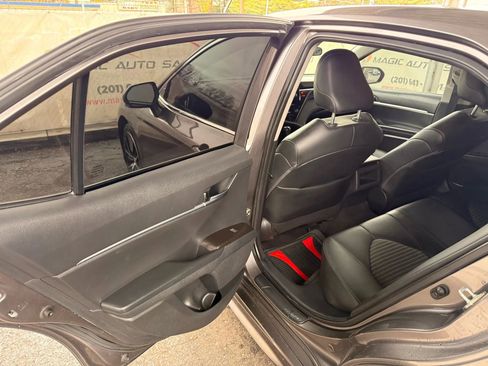 Used 2022 Toyota Camry SE FWD image 62