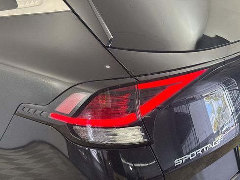 Used 2023 Kia Sportage EX AWD/4WD image 36