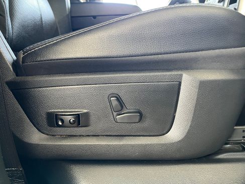 Used 2018 RAM 1500 Laramie w/ Convenience Group AWD/4WD image 30